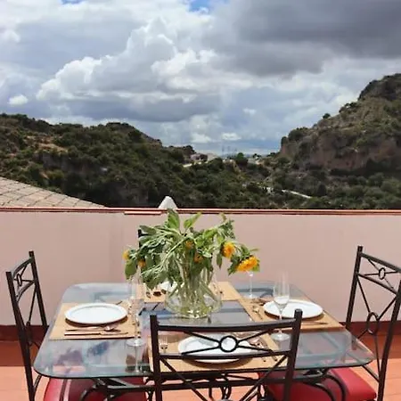 La Casa Colores Casares